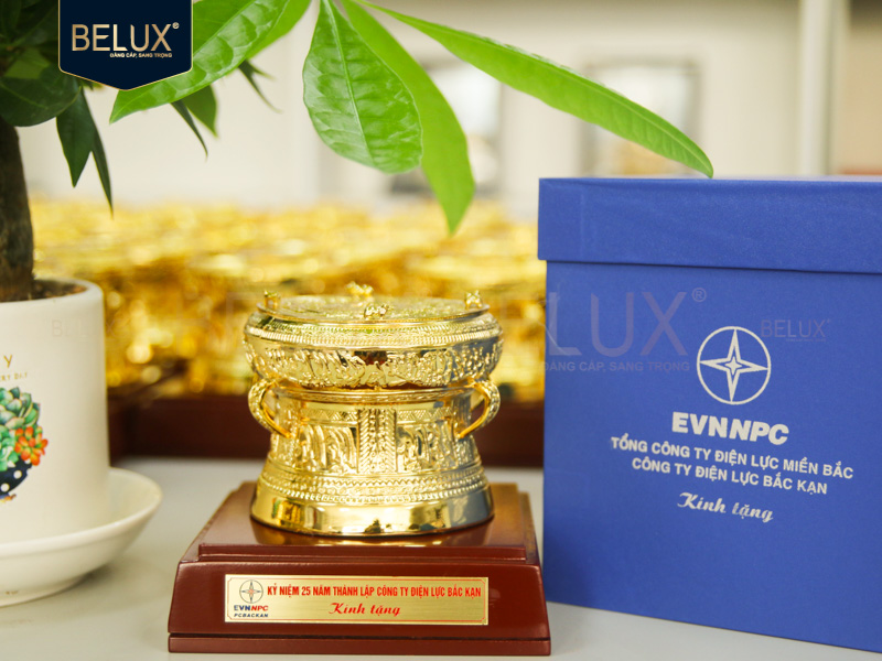 Lô 780 trống đồng D10 mạ vàng Điện Lực Bắc Kạn theo yêu cầu